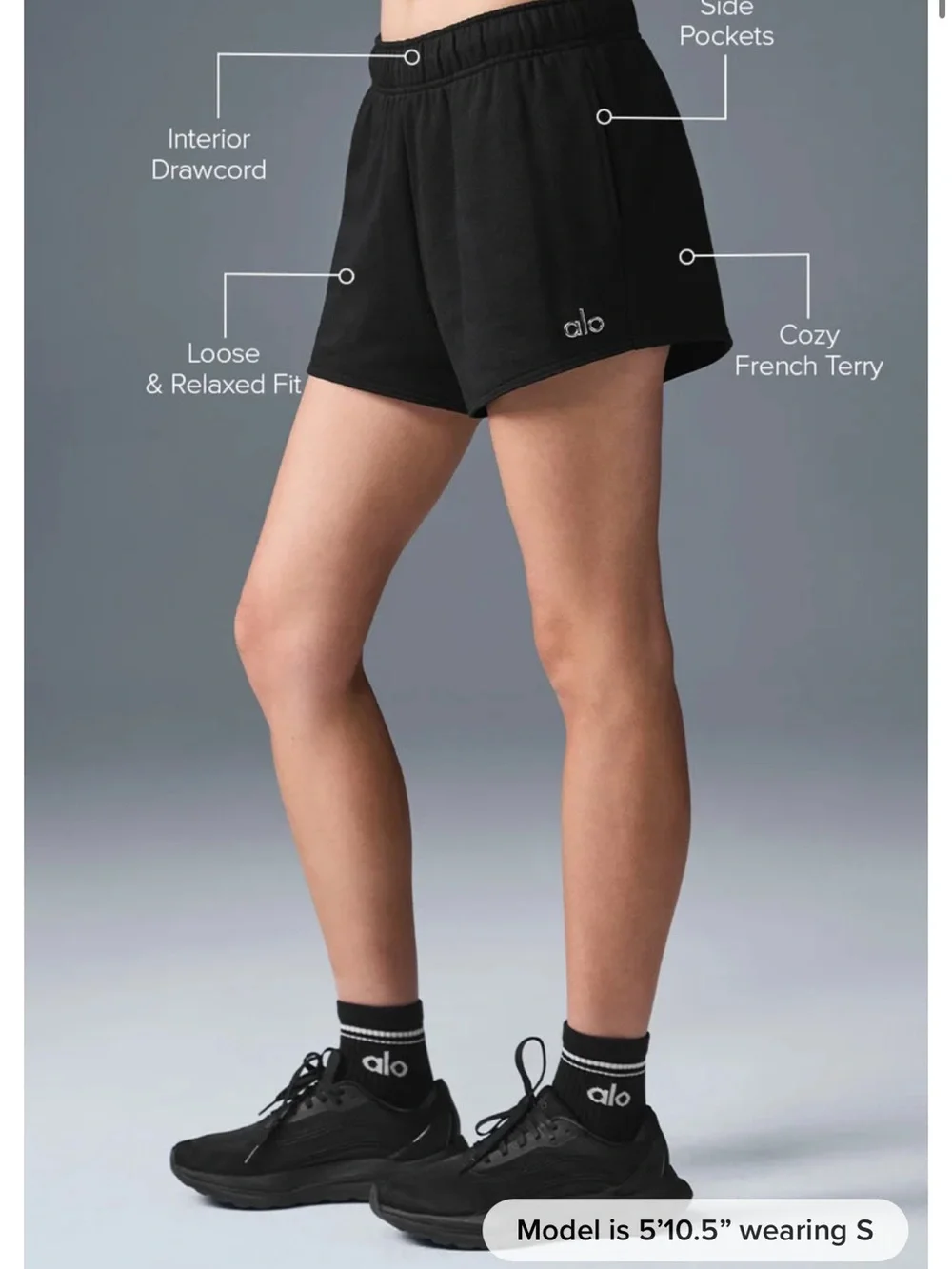 ALO Yoga Women's Black Accolade Shorts